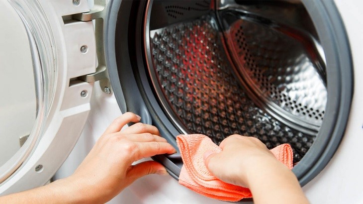 Vệ sinh máy giặt cửa ngang bao nhiêu tiền? 